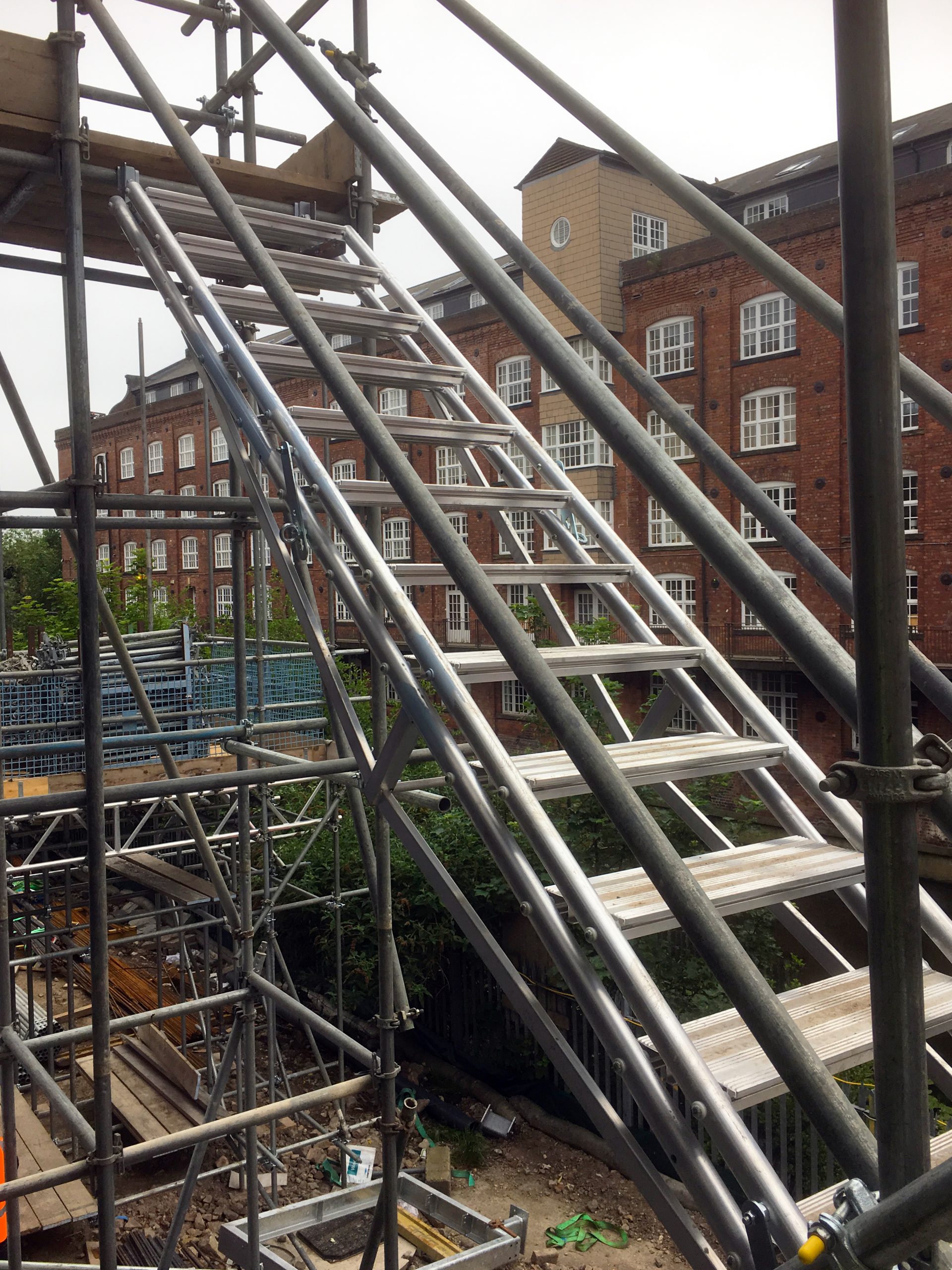 scaffolding to use on stairs