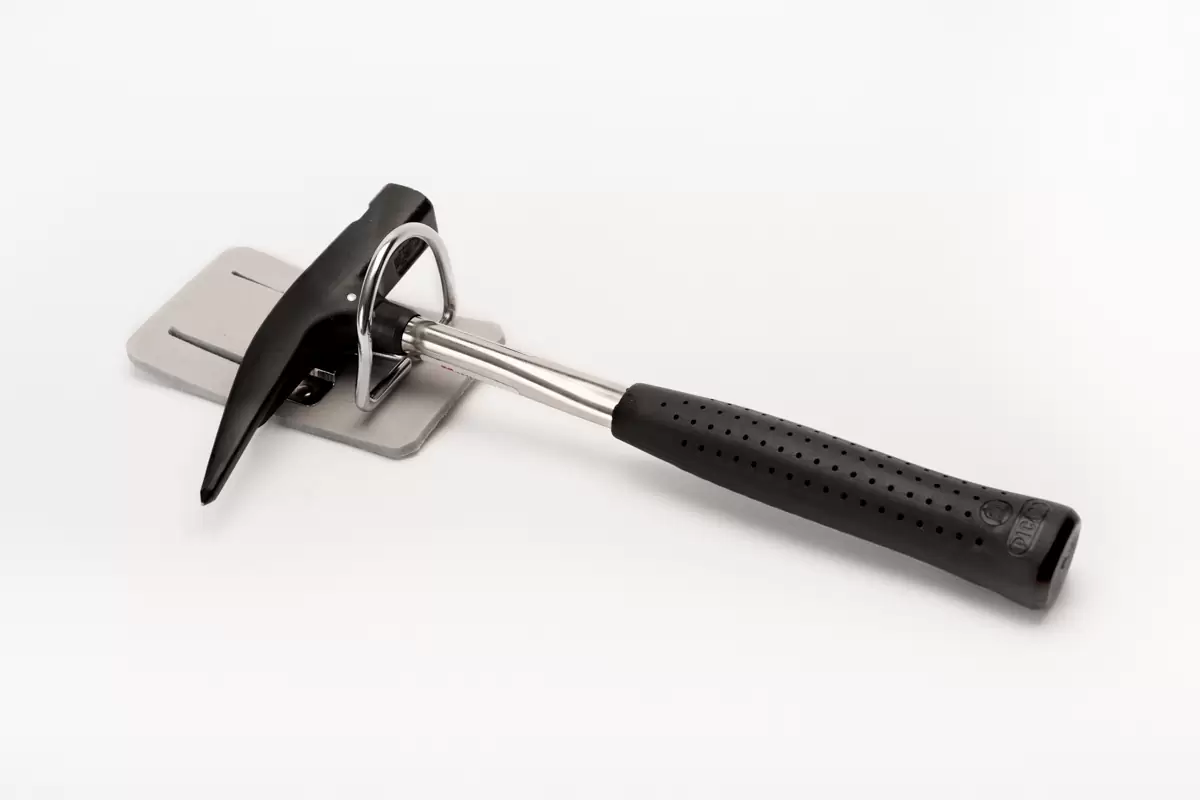 hammer-holder-in-use