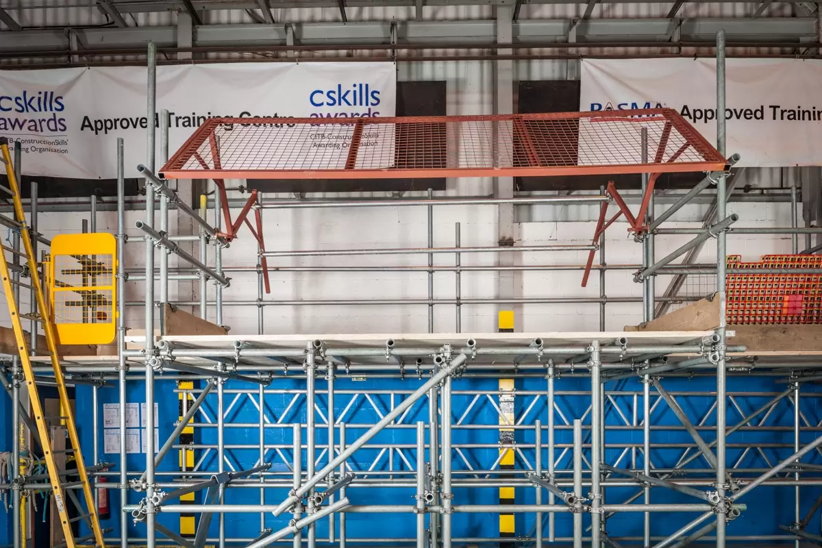 load-gate-in-use-4